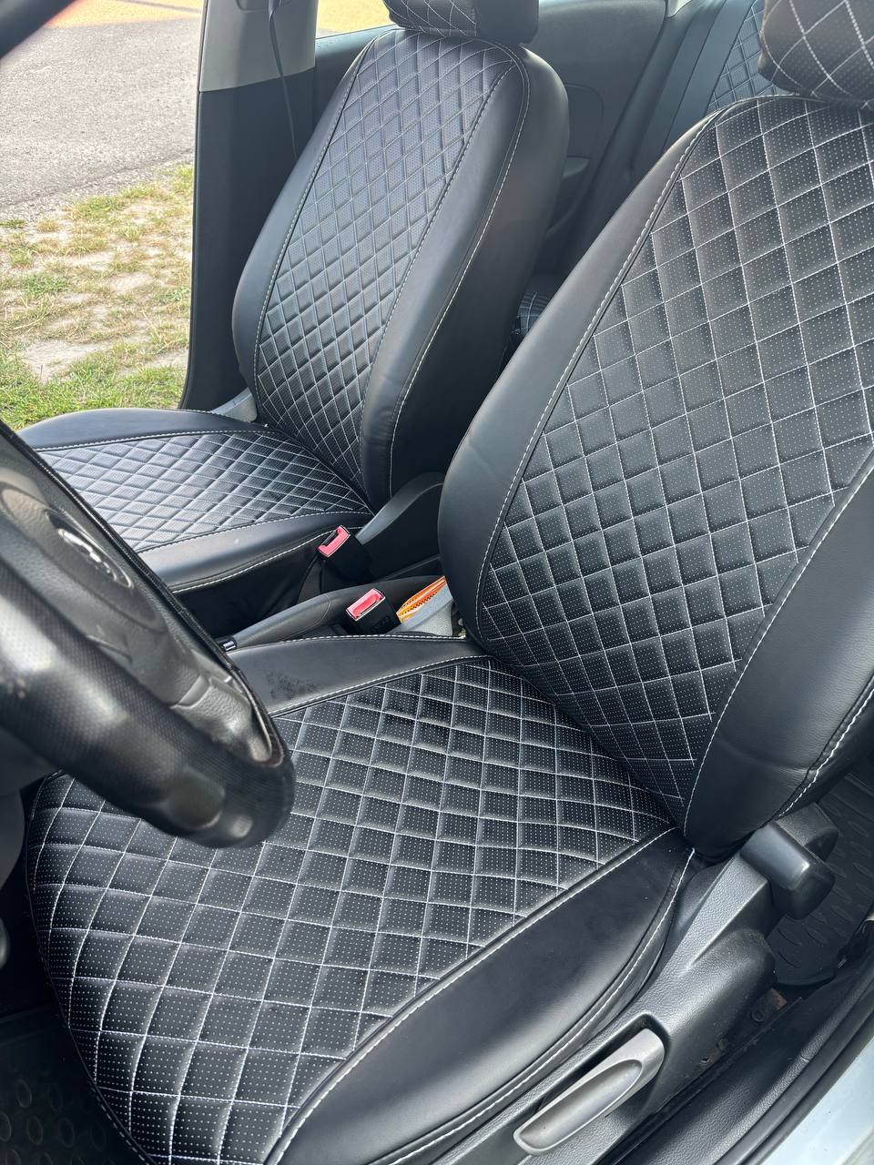 Чехлы на Volkswagen Polo V седан (2009-2020) - 1